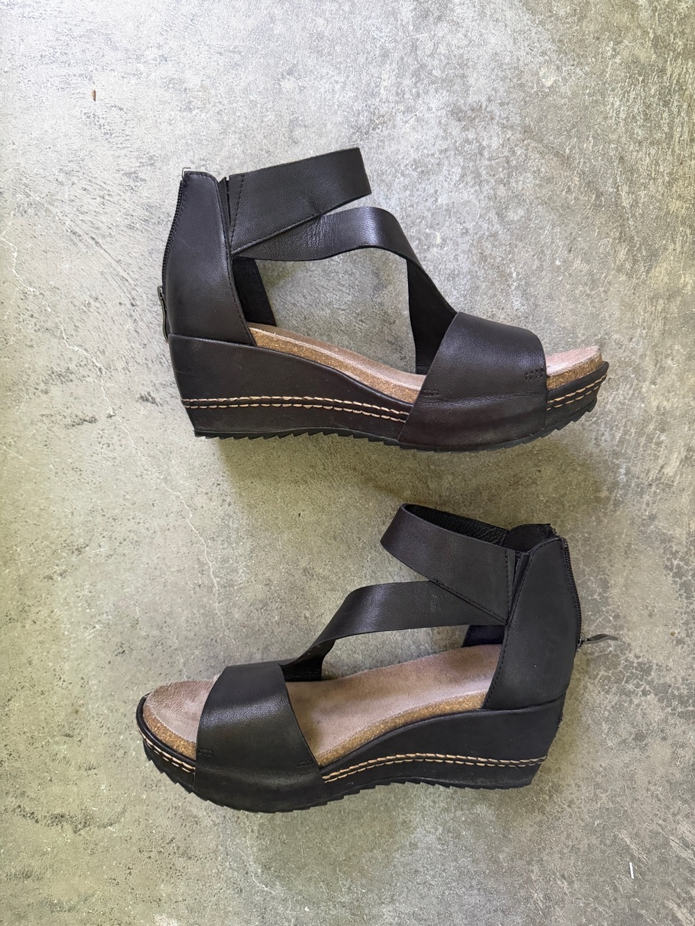 ANTELOPE Black Leather Wedge Sandals with Ankle Strap - Picture 6 of 9